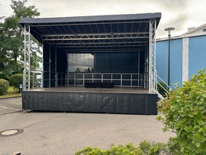 Trailerbühne / Anhängerbühne 8,00m x 6,10m, 48qm Stagemobil XL