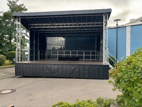 Trailerbühne / Anhängerbühne 8,00m x 6,10m, 48qm Stagemobil XL