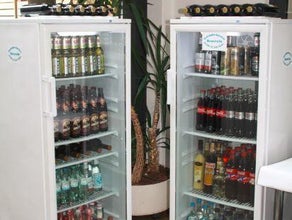 Glastürenkühlschrank 1,40 mtr. hoch für Getränke u.ä., Anlieferung möglich