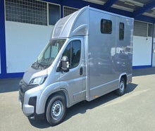 Pferdetransporter für 2 Pferde / Transporter / LKW für Pferde Pferdeanhänger