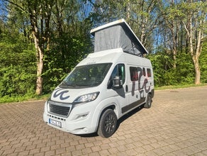 Wohnmobil mit Hubdach 4 Schlafplätze