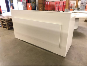 Empfangscounter Frontplatte mieten – Bartheke, Mobile Bar, Ausschanktheke, Eventtheke, Theken & Bars