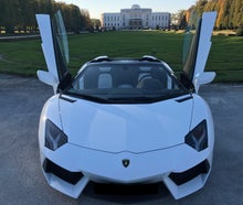 LAMBORGHINI AVENTADOR LP700-Roadster