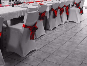 Stuhlhussen / hochwertige Hussen in weißer Farbe für Ihre Hochzeit - Herbstaktion