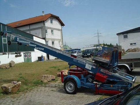 Bau und Schrägaufzug mieten für einfachen Materialtransport