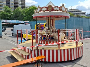 Nostalgiekarussell / Kinderkarussel / Podiumkarussell mieten