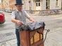 Drehorgelspieler mit Leierkasten zum Empfang oder musikalischen Unterhaltung - Galerie - Bild 2