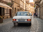 Weißen Mercedes Oldtimer Strichacht aus den 70ern als Hochzeitsauto mieten. Selbstfahrer oder mit Chauffeur! - Galerie - Bild 2