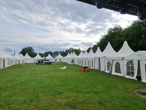 Pagodenzelt 4m x 4m – Exklusives Eventzelt / Partyzelt mieten
