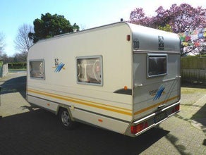 Wohnwagen Knaus Südwind für 2 Personen leicht und günstig autark 100 km/h Zulassung