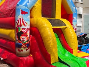 Miete Hüpfburgen 4x4m Mottoparty Kinder Einschulung