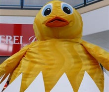 Riesen Osterei mit Küken , Oster Dekoration, Ostern