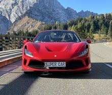 Ferrari F8 Spider - Brandneu - Mieten und losstarten!