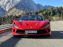 Ferrari F8 Spider - Brandneu - Mieten und losstarten!
