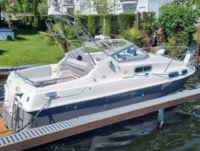 Motorboot / Yacht mit oder ohne Skipper