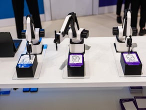 Fotobox / Sketchbot Zeichenroboter / KI-Roboter – Highlight für Messe & Event mieten