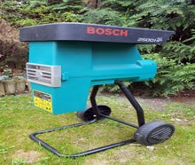 Elektro Häcksler Bosch AXT 2500 HP - Leisehächsler bis 40mm Aststärke mit 2500 Watt