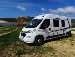 Weinsberg CaraBus Kastenwagen mit Doppelbett und Bad