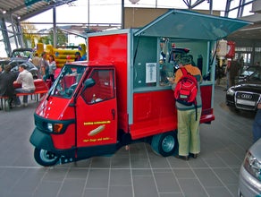 Hot dog, Pulled Pork, Food Truck - Catering Piaggio Dreirad Hinkucker!!