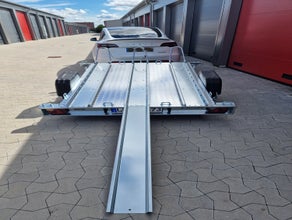750Kg / 1500Kg Motorradtransportanhänger 1500Kg / 2700Kg / 3000Kg / 3500 Kg Autotransportanhänger Plattformanhänger 750Kg / 2700 Kg Planenanhänger Umzugsanhänger