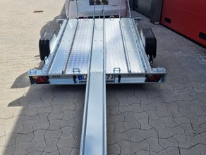 750Kg / 1500Kg Motorradtransportanhänger 1500Kg / 2700Kg / 3000Kg / 3500 Kg Autotransportanhänger Plattformanhänger 750Kg / 2700 Kg Planenanhänger Umzugsanhänger