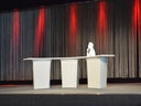 Talktresen PHIL III weiß | Diskussionspult für Bühnen und Veranstaltungen - Galerie - Bild 1