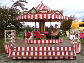 Großes Nostalgie-Kinderkarussell