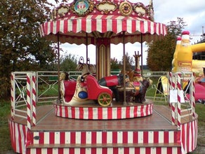 Großes Nostalgie-Kinderkarussell