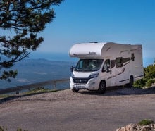 Rimor Katamarano 9 - Alkoven-Camper mit Platz für große Familien