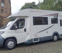 2025 Roller Team 707 Automatik – Die erste Wahl für Familien. Großes, offenes Raumkonzept. Fahrbar mit dem normalen britischen PKW-Führerschein.