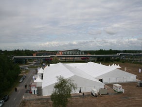 Festzelt 25m x 60m weiß mit 50% Sprossenfenster
