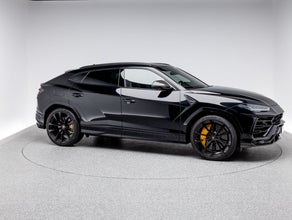Lamborghini Urus | unterschiedliche Farben verfügbar | Lamborghini SUV | Alternative zu Mercedes G-Klasse G63 AMG Lamborghini Huracan EVO | Lamborghini Hochzeitsauto | Lamborghini Langzeitmiete | Lamborghini Abo | Lamborghini mieten