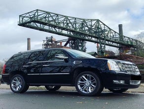 Cadillac Escalade Platinum - Mieten Sie diesen SUV auch  für Hochzeiten/Videos