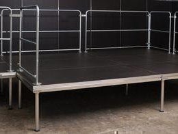 Bühne 4x3 m Nivtec-System mit Geländern