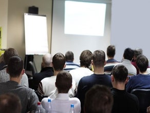 Komplettset Präsentation Beamer 4000 Lumen und Leinwand Stumpfl Monoblox