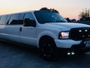 Stretchlimousine Hummer / Ford Excursion in weiß, Luxus pur, Roter Teppich und Getränke kostenlos incl.! Zudem dürfen Sie kostenlos eigene Getränke mitbringen! - Galerie - Bild 1