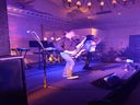 Tontechniker (für live) mit Equipment und Beschallungsanlagen