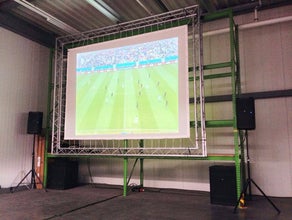 Großbildleinwand im Trussrahmen 600 x 450 cm