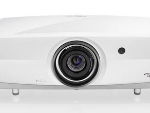 UHD (4K) Beamer mit 5500 Ansi Lumen, HDR und HLG Tauglich