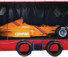 Formel 1 Simulator auf Anhänger