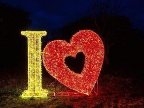 I love - Herz beleuchtet