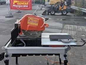 Nass-Schneidemaschine bis 80 cm Schnittlänge, 137 mm Schnitttiefe