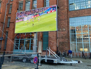 LED-Wand-Trailer mit 15qm Bildfläche P 4.8