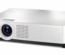 Videoprojektor / Beamer Sanyo PLC-XU4001 mit 4000 Ansi-Lumen