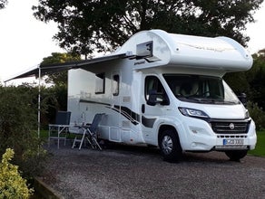 Wohnmobil XGO 35G Alkoven
