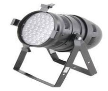 LED Floorspot mit 120 Watt mit RGB Farbmischung / kann auch aufgehängt werden / DMX-steuerbar