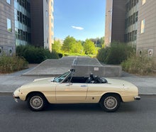 Oldtimer Alfa Romeo Spider 2000