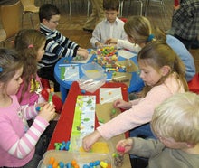 Playmais Bastelaktion / Basteln mit bunten Maisflocken buchen