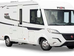 A - Comfort 4 pax" - Vollintegriertes Wohnmobil mit 4 Schlafplätzen mit Automatikgetriebe & Navigationsgerät"
