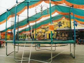 Trampolin FUNRING mit Sicherheitsnetz 4,20 Meter Durchmesser.